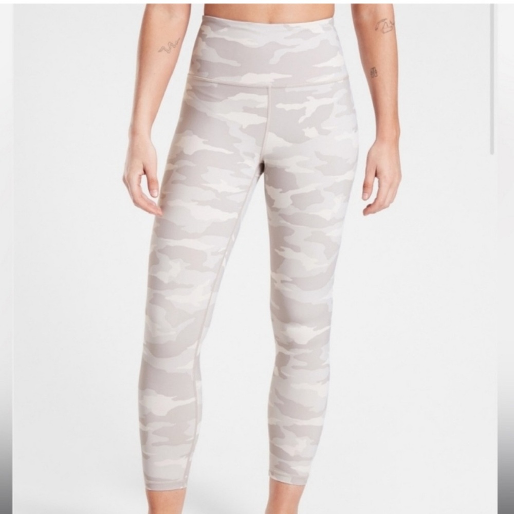 Athleta elation 7/8 tight camo medium